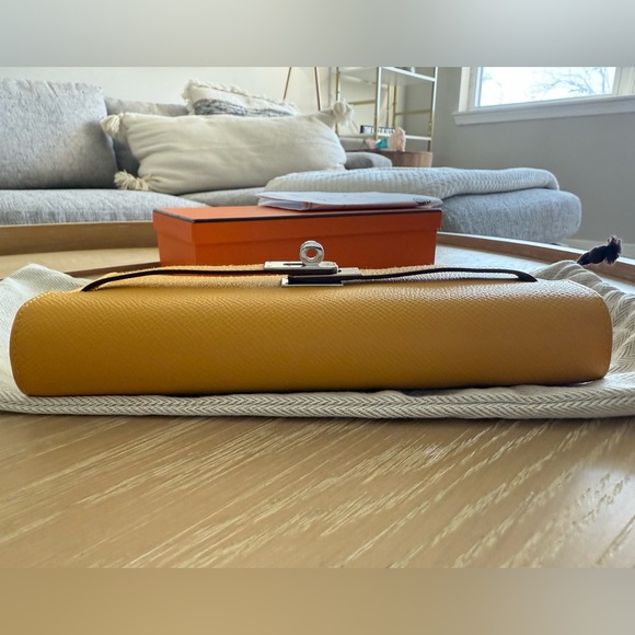 Hermes Kelly Wallet to go in Jaune Ambre - Picture 5 of 11